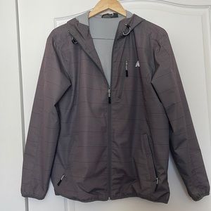 New Balance Mens rain/windbreaker jacket size S